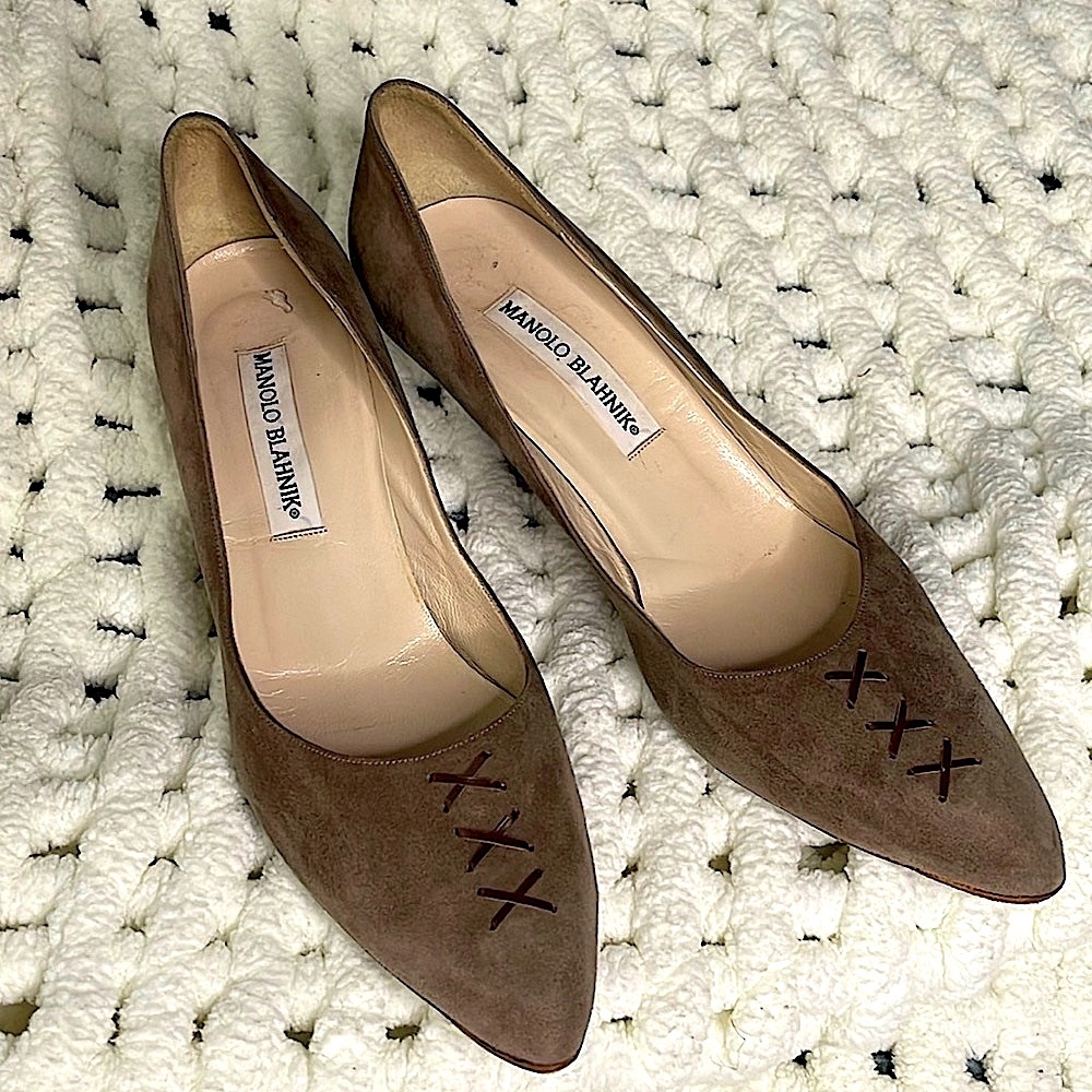Vintage Manolo Blahnik grey ,suede,leather 3 in heels. size 39. GUC.Rare color